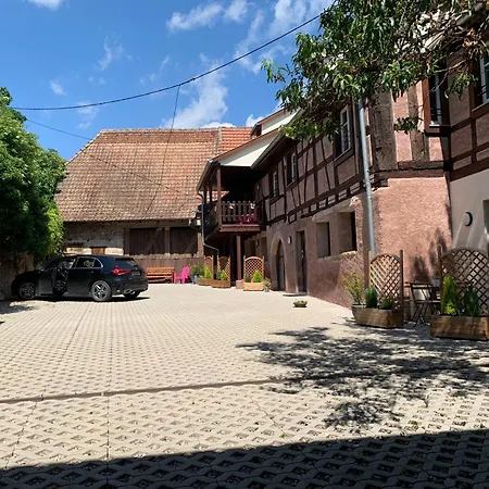 Les Vendanges Parking Prive Gites1596 *
